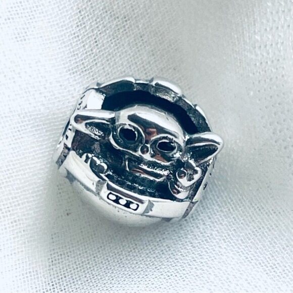 ✨ NWOT Baby Yoda Grogu 🟩 Charm – The Mandalorian ✨ - Picture 1 of 9